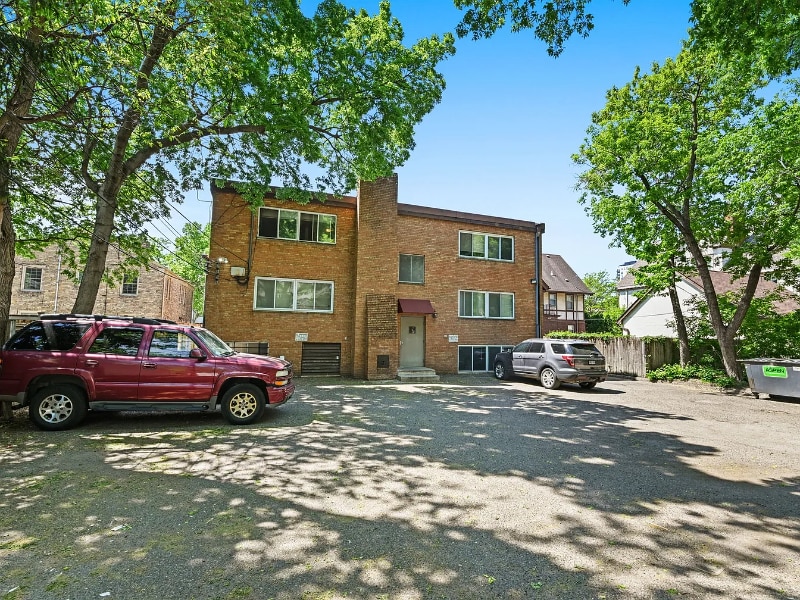 Building Photo - 515 5th St SE