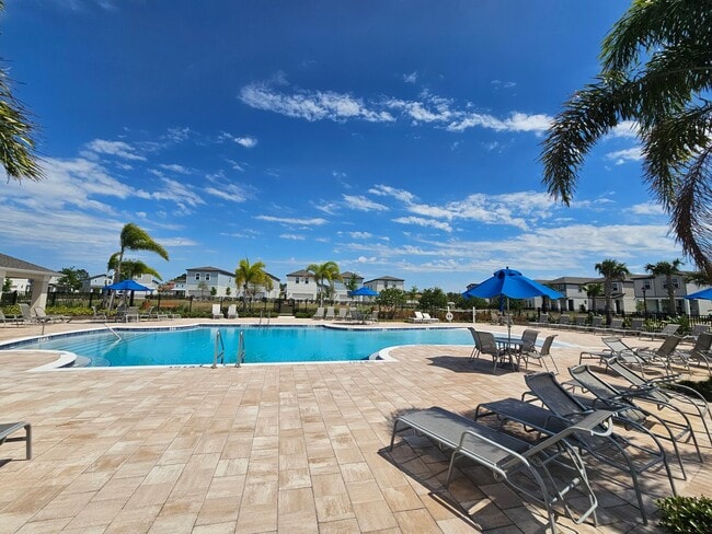 Building Photo - Coming Soon! Gorgeous Townhome For Rent in Horizon West Winter Garden  just west of Disney off th...