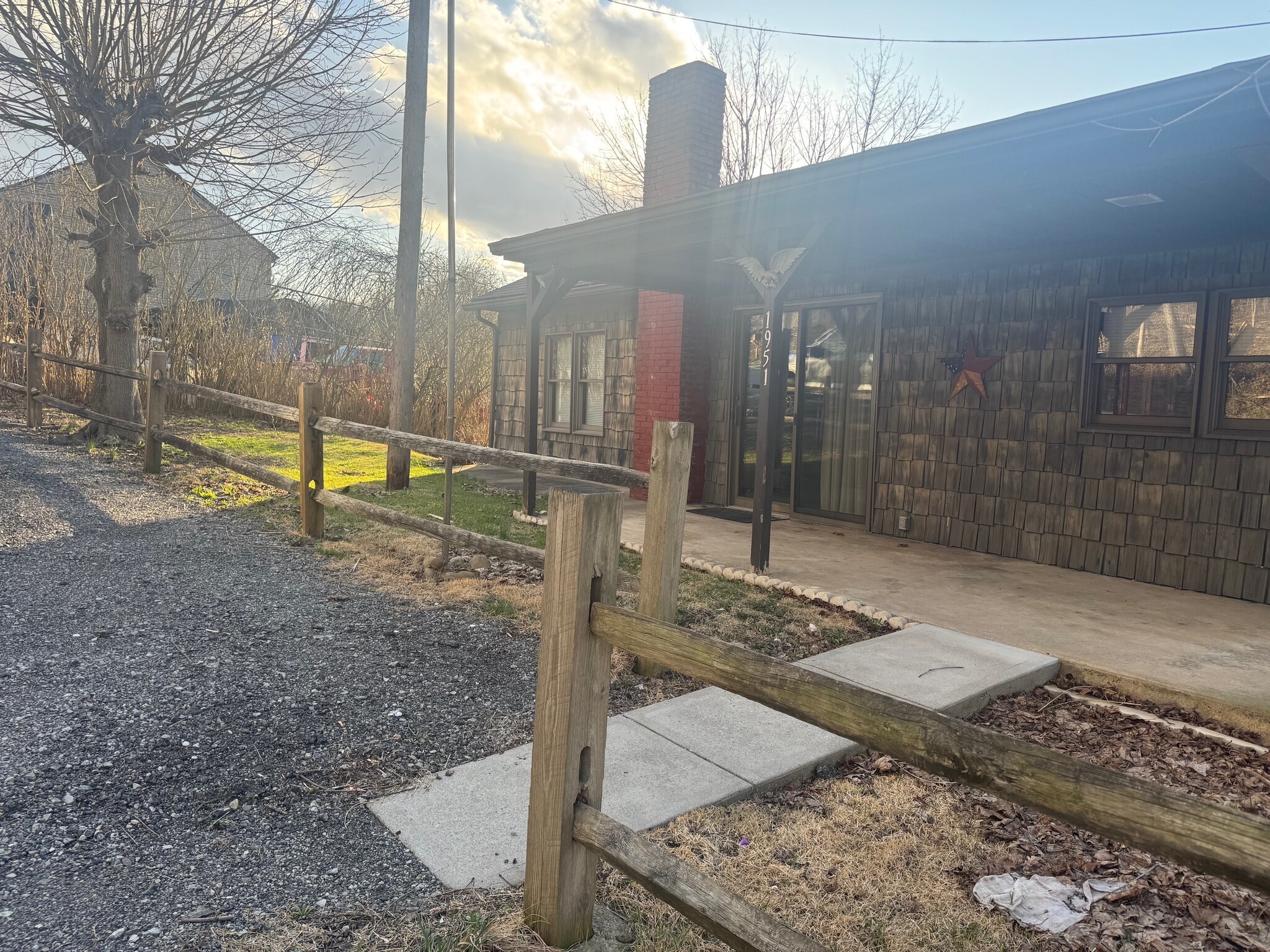 Building Photo - 1951 Route 481