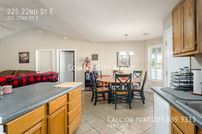 Building Photo - 225 22nd E St