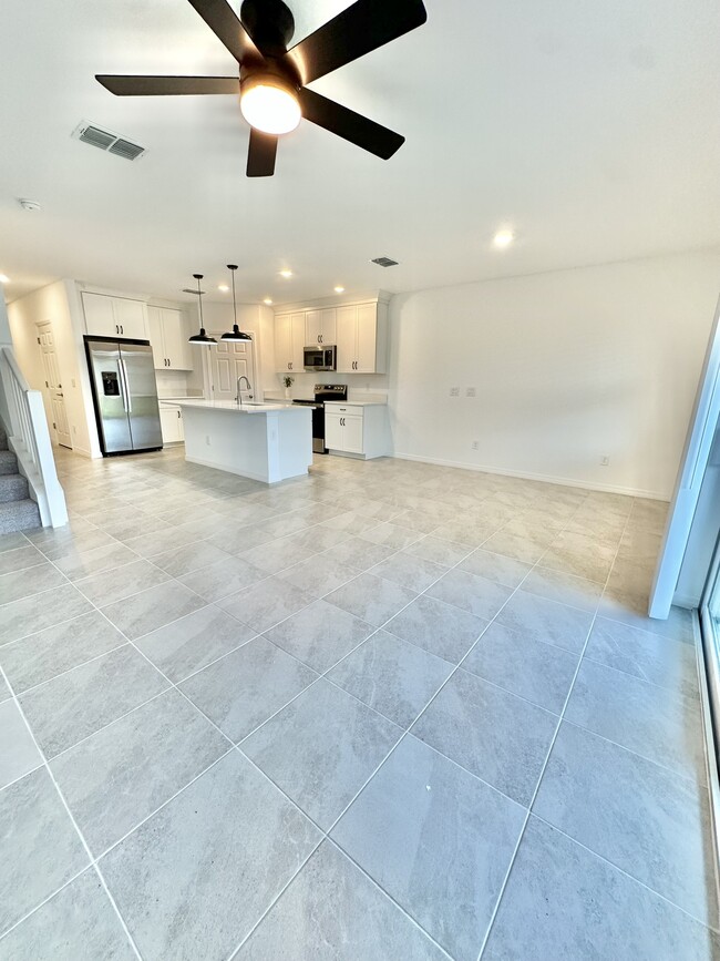 Building Photo - 5425 Tripoli Dr