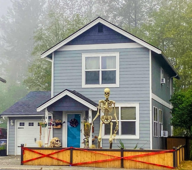 Building Photo - 200 Whispering Pine Pl