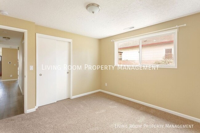 Building Photo - 1815 SE 52nd Ave