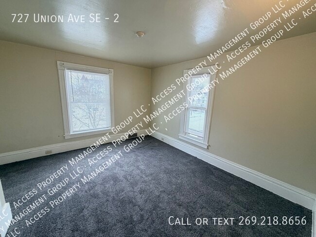 Building Photo - 727 Union Ave SE
