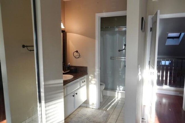 Building Photo - Two-Story 3 Bed, 2 Bath Townhome with Garage