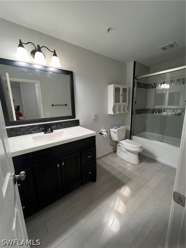 Building Photo - 884 Hampton Cir