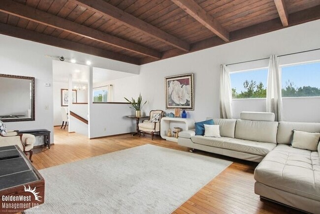 Building Photo - Beautifully Updated 3Bdm 3Ba Unfurnished Home with Views in Cardiff By the Sea!