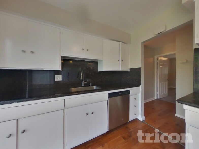 Building Photo - 378 Acacia St