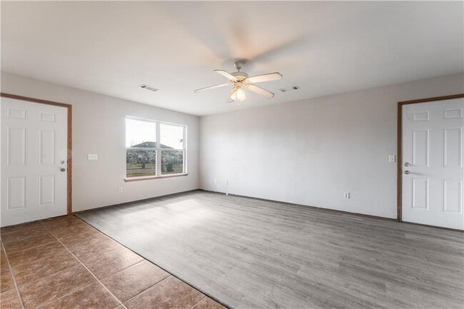Building Photo - 322 E Southern Trace Dr
