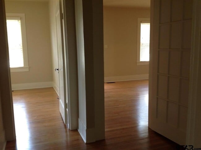 Building Photo - 624 Nacogdoches St