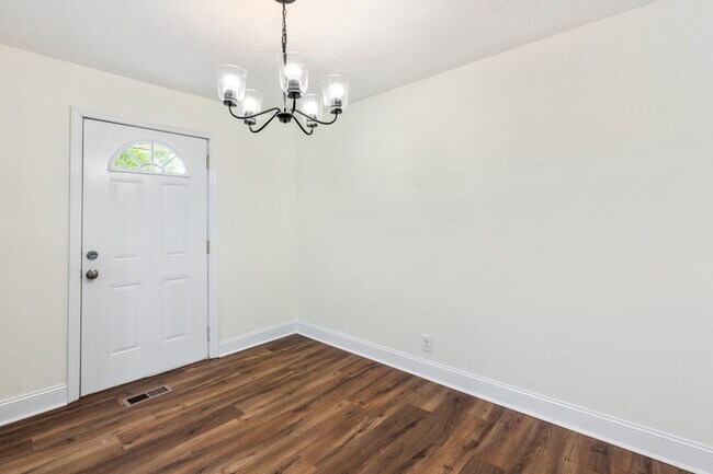 Building Photo - 1331 Phils Dr