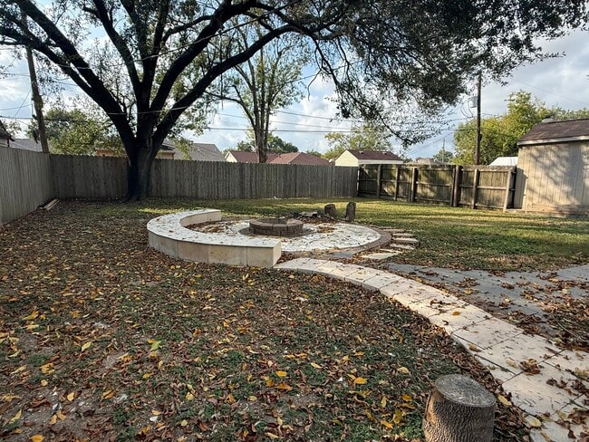 Building Photo - 510 Witter St