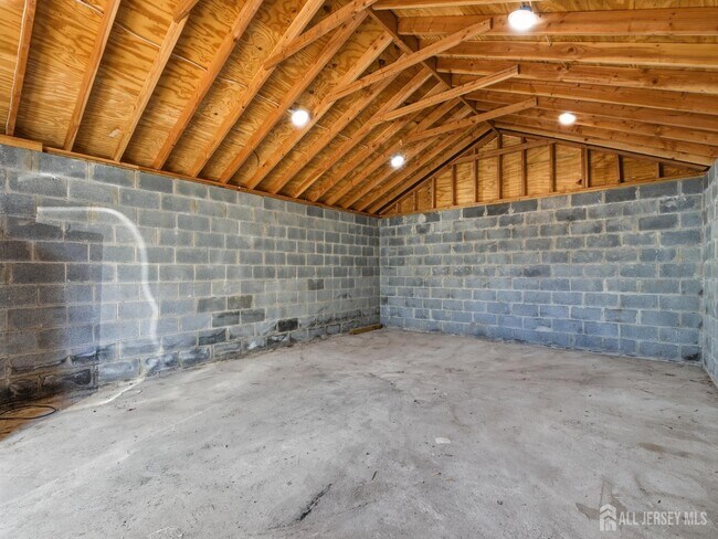 Building Photo - 14 John St