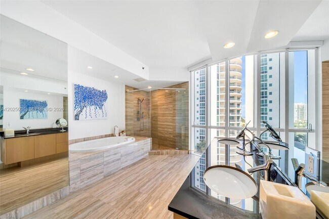 Building Photo - 16001 Collins Ave