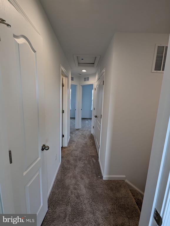 Building Photo - 241 Hillsdale Pl