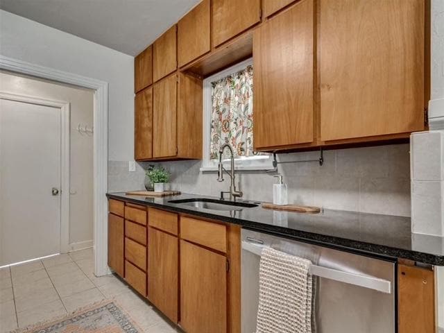 Building Photo - 4507 N Donald Ave