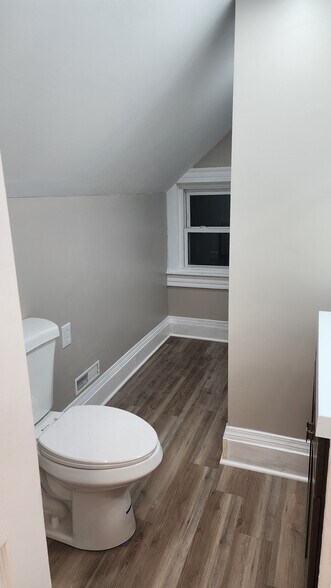 Building Photo - 1301 Buhrer Ave