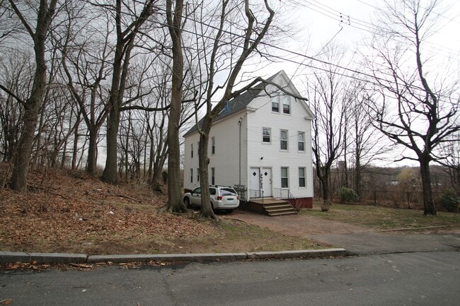 Building Photo - 76 Warren St