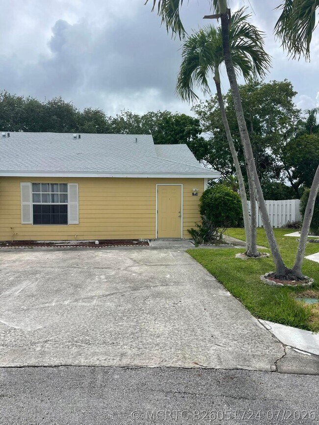 Building Photo - 1534 Royal Forest Ct