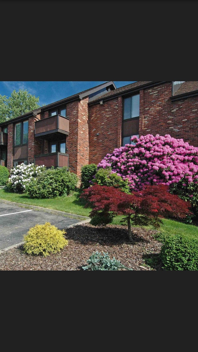 Building Photo - 1270 Rusty Hollow Apartments