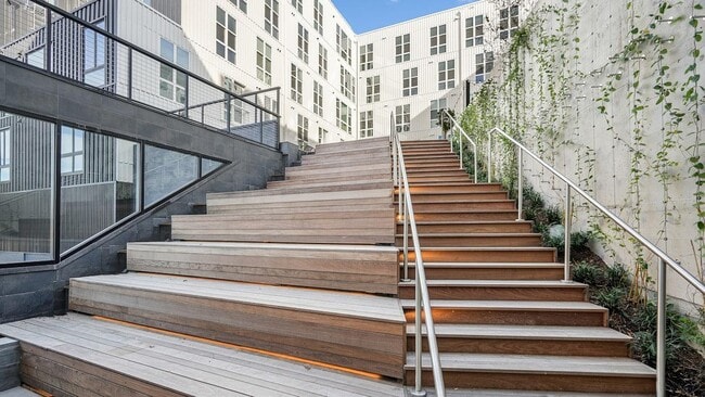 Building Photo - 620 Foster St