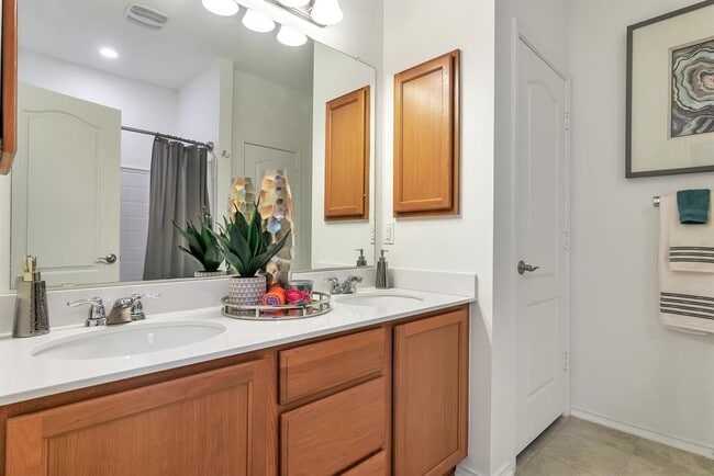 Building Photo - 1075 Toltec Trail