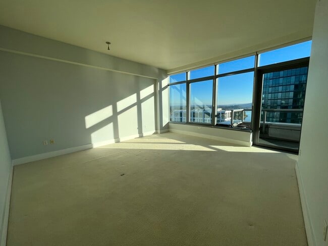 master bedroom 1 - 3601 S River Pky