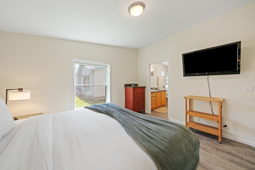 Building Photo - 109 Meghans Way