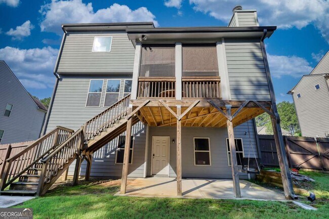 Building Photo - 227 Evergreen Way