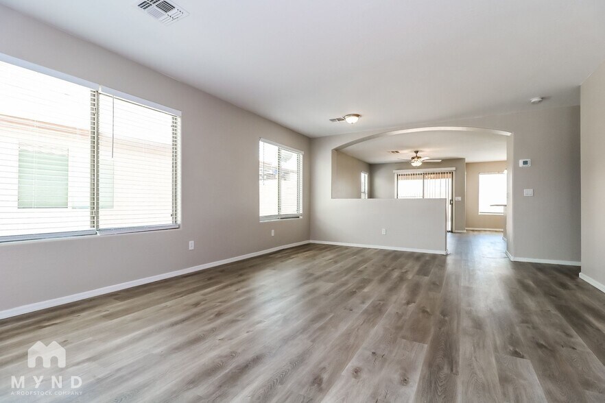 Building Photo - 25797 W Winslow Ave