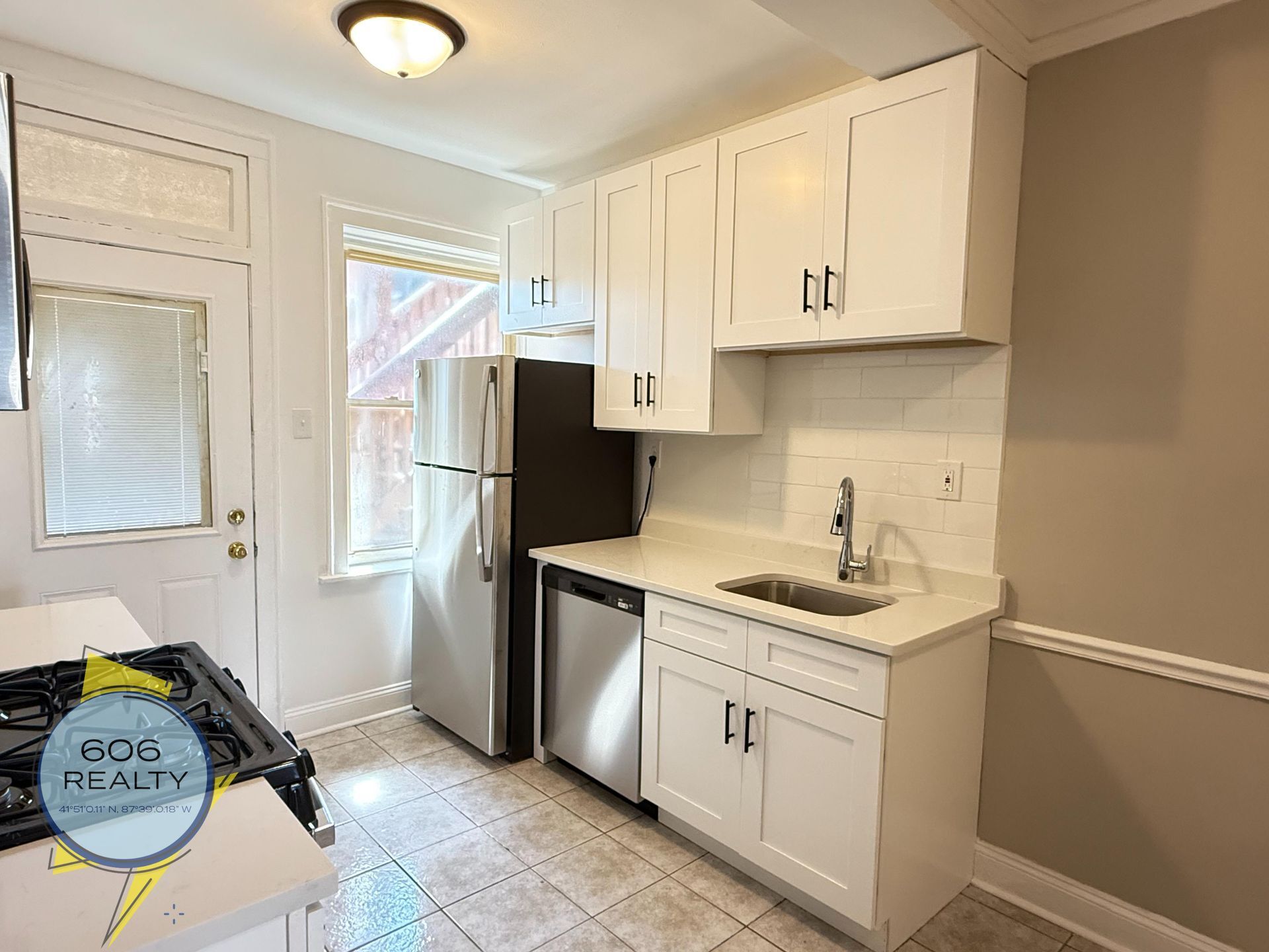 Building Photo - 4919 W Berteau Ave