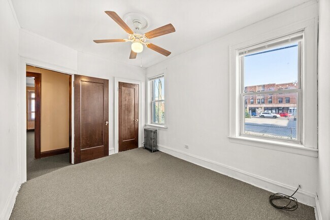 Building Photo - 7846 S Paulina St
