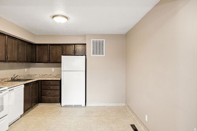 Building Photo - 240 E 400 N