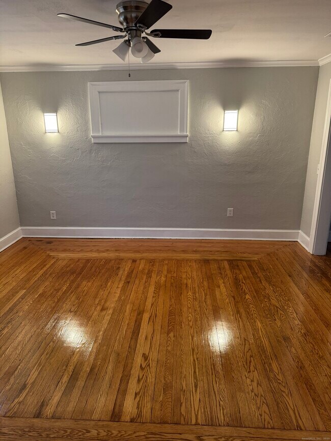 Building Photo - 114 Kneeland Rd