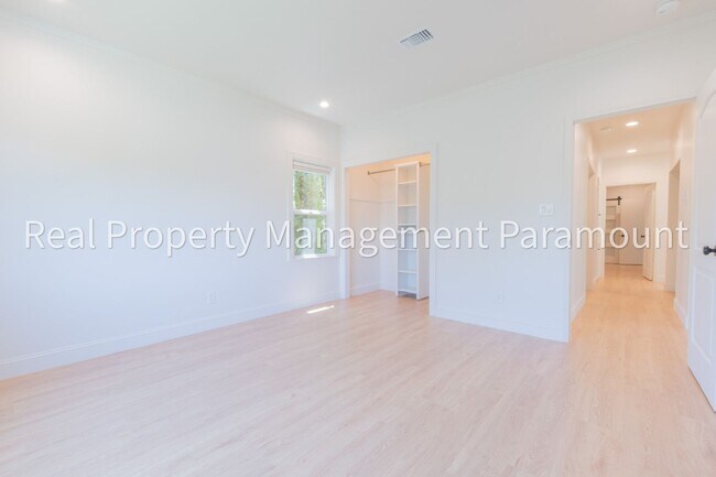 Building Photo - Beautiful Newly Renovated 3-Bedroom Home in a Prime Location