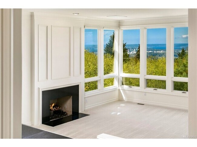Building Photo - Bellevue Somerset Single Family House with View!!