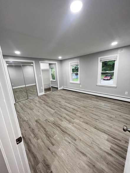 Building Photo - 394 Greenwood St