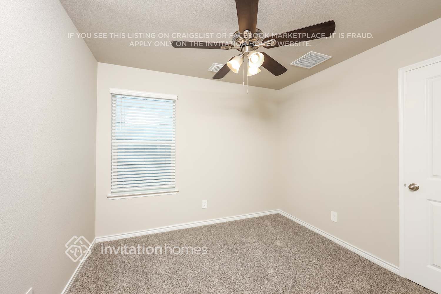 Building Photo - 7175 Blue Jay Way