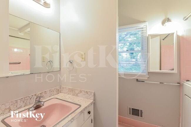 Building Photo - 3162 Nottaway Ct