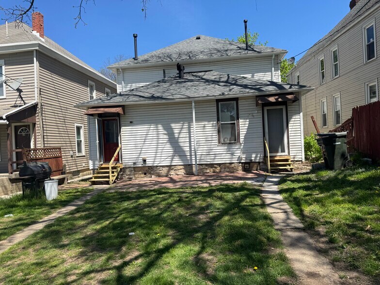 Building Photo - 65 W Blake Ave