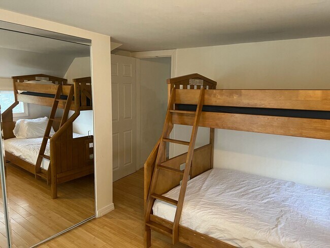 Building Photo - 69 Leroy Street