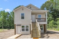 Building Photo - 28096 7 Sisters Rd