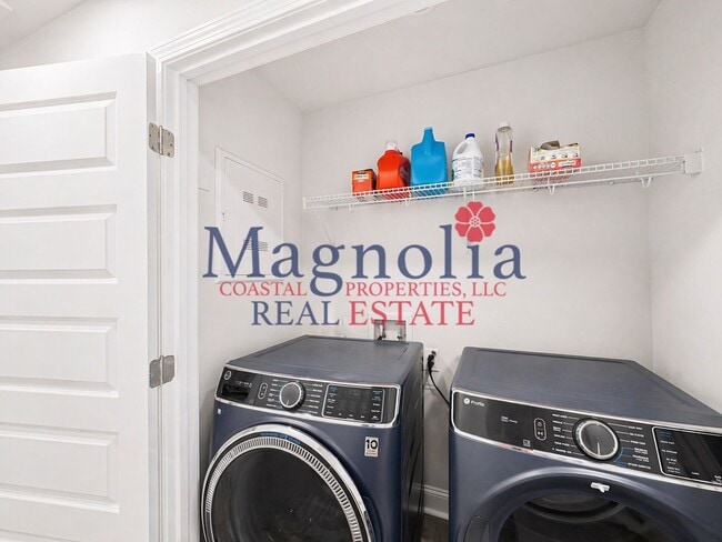 Building Photo - 3 Bedroom 2.5 Bathroom Townhome in Richmond Hill, GA