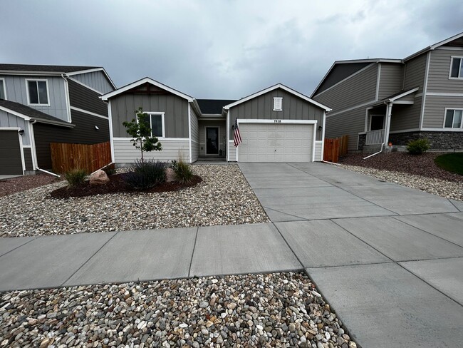 Building Photo - Tranquil 3 Bed 2 Bath Rancher in 80908!