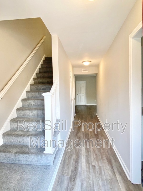 Building Photo - 398 Circuit Ln