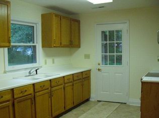 Building Photo - 13400 Oakwood Drive