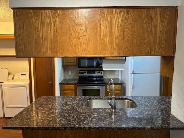 Building Photo - 13909 Fairhill Ave