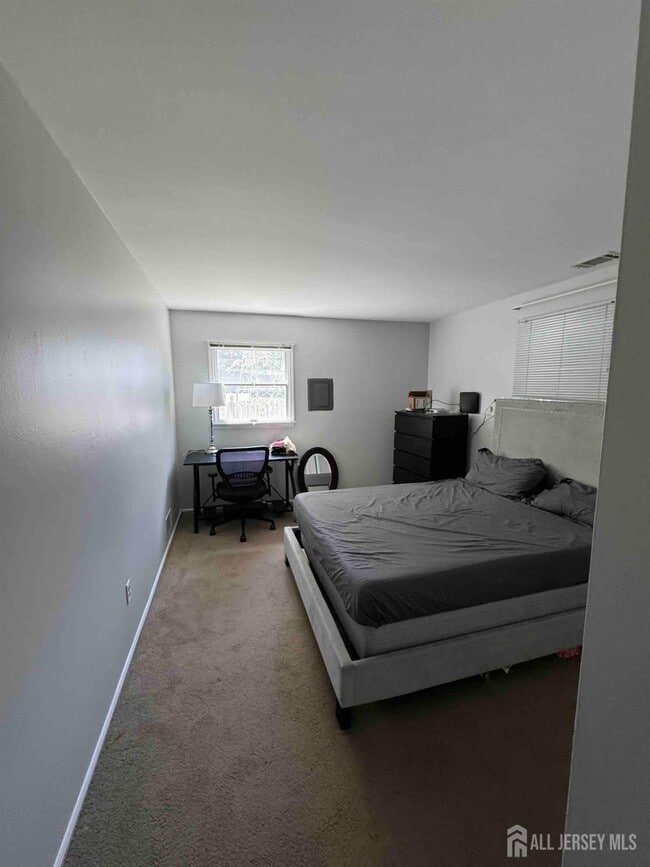 Building Photo - 5 Timothy Ct