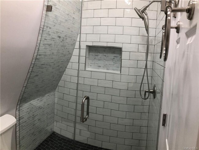 Building Photo - 11 Edgemont Rd