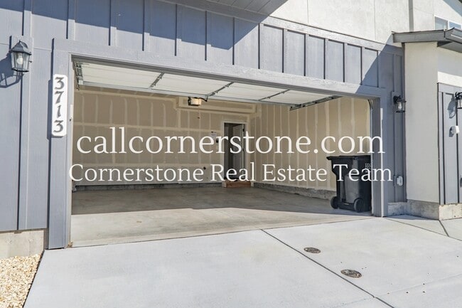 Building Photo - 3713 Levy Pk Dr